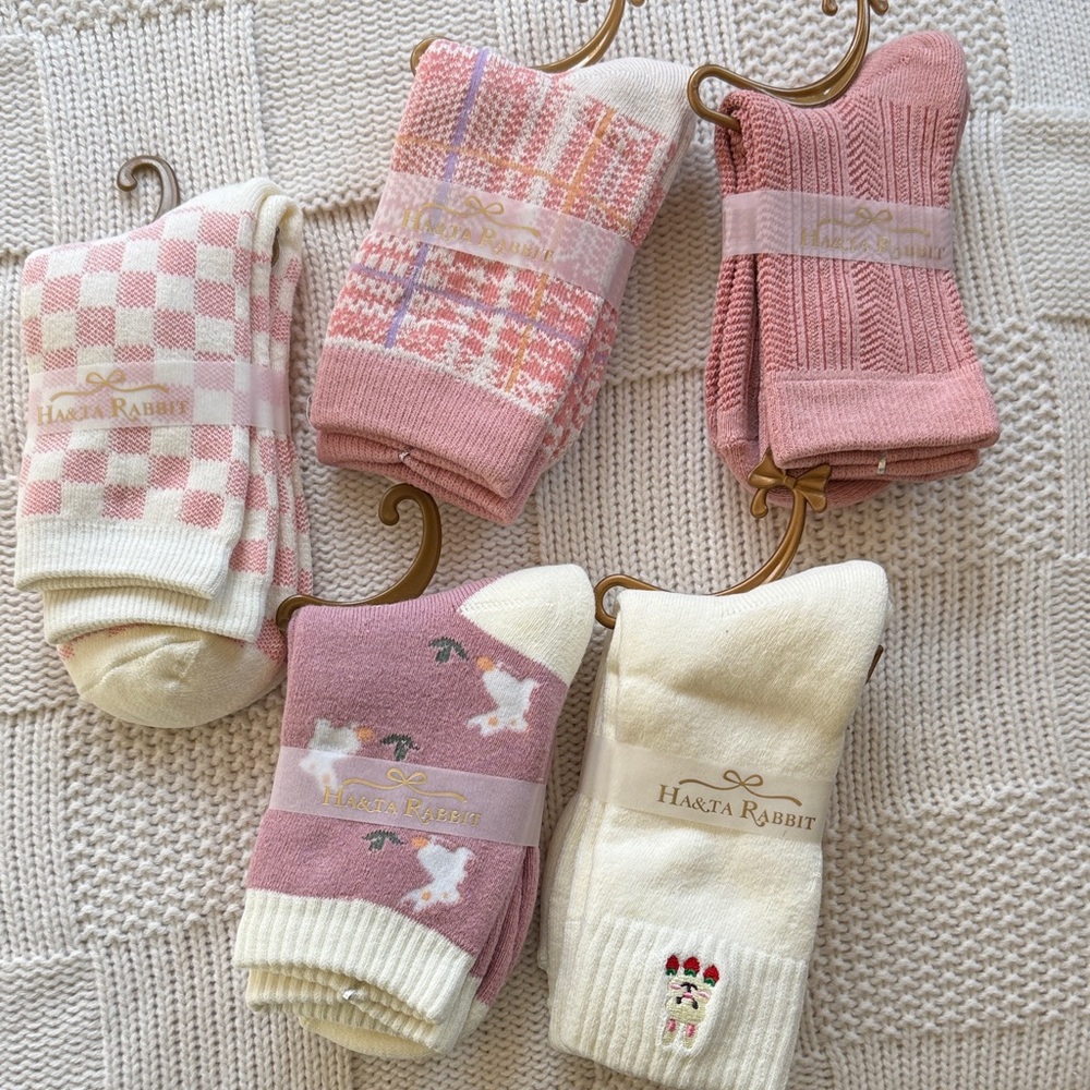 NWT 5 pairs Pink and Cream Socks Set.  One size.